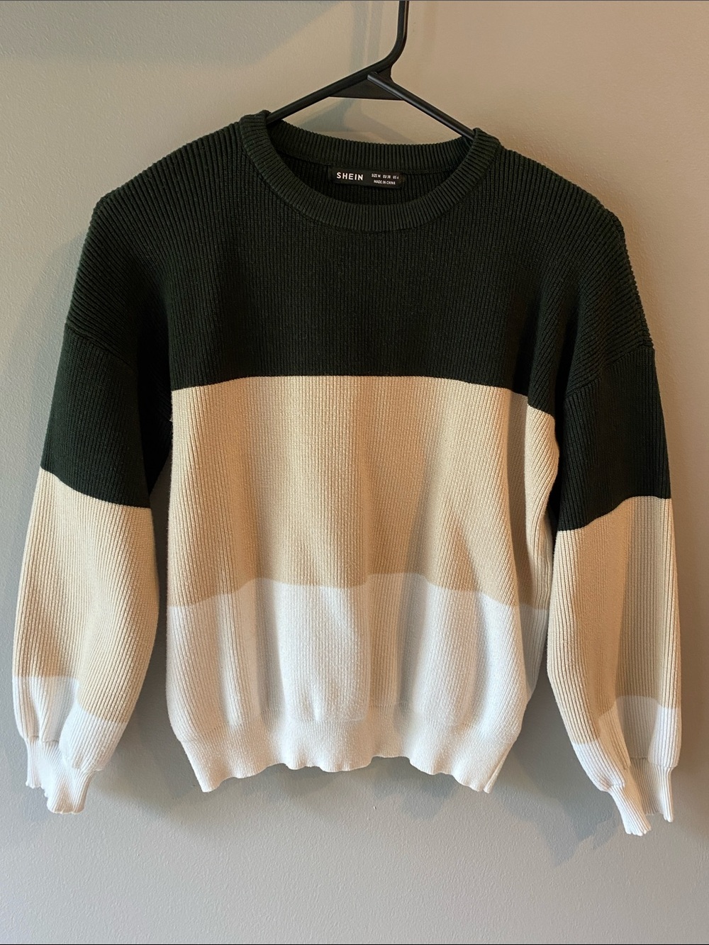 SHEIN Men's Colorblock Crewneck Sweater in Dark Green, Cream & White